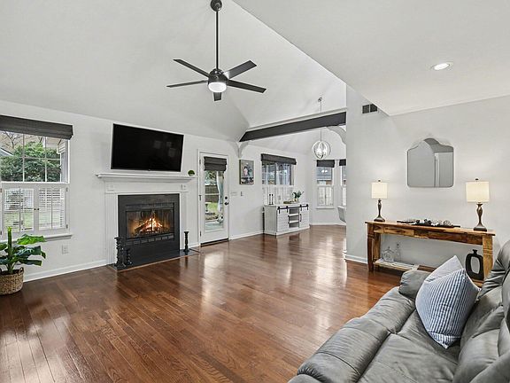 4th image of 204 Wickford Ct