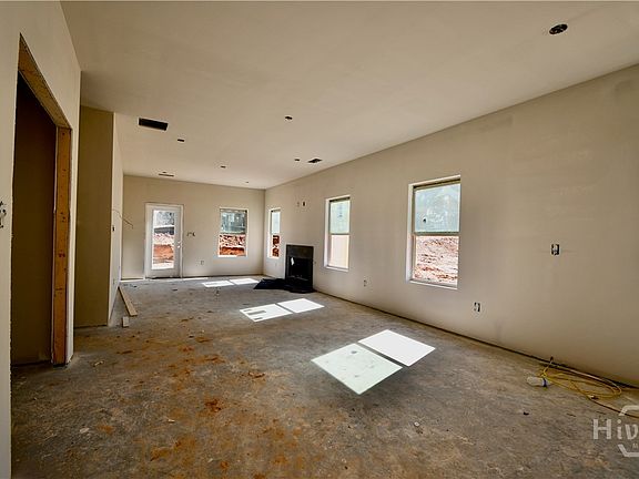 4th image of 326 Andover Drive