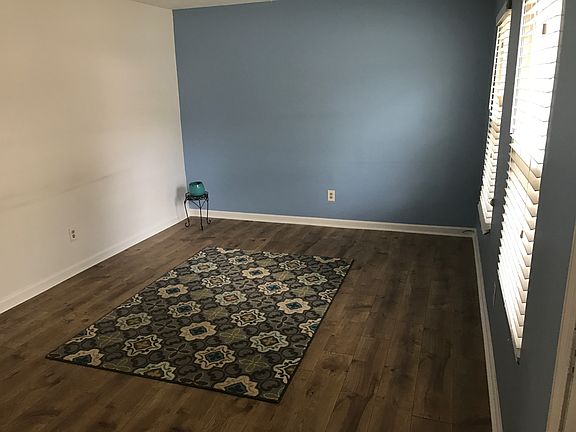 3rd image of 2102 London Company Way