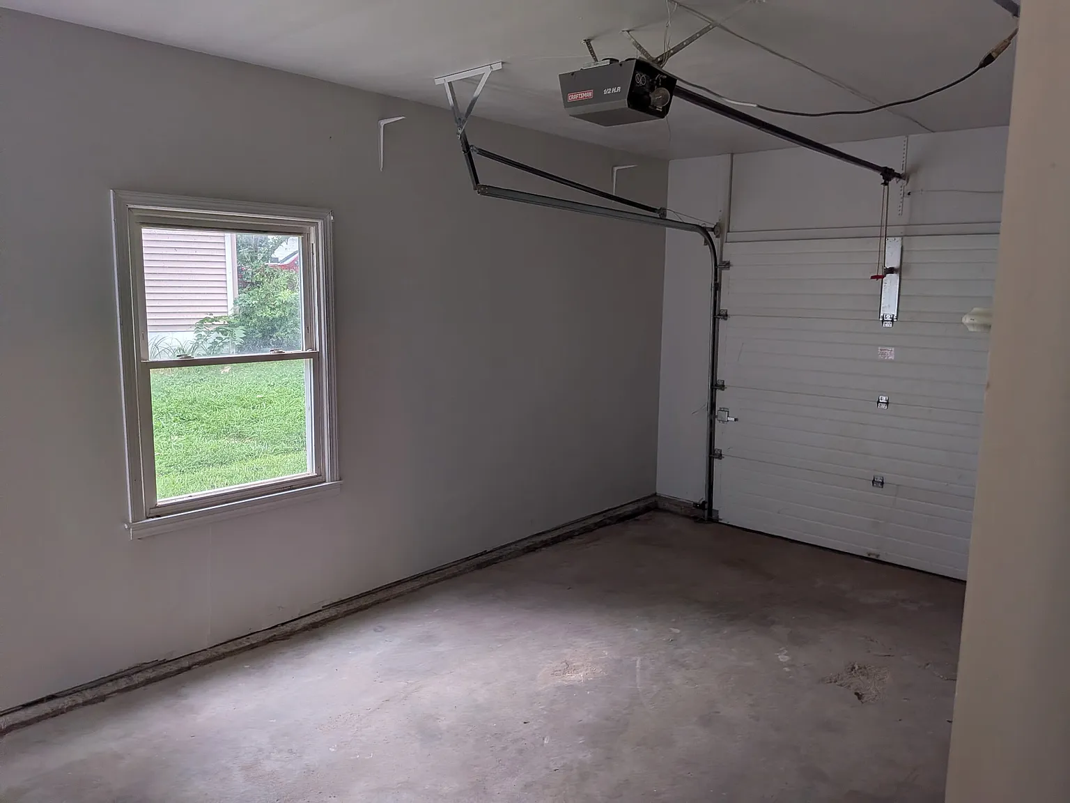 3 bed, 854 sqft, $1,450 — Photo 4