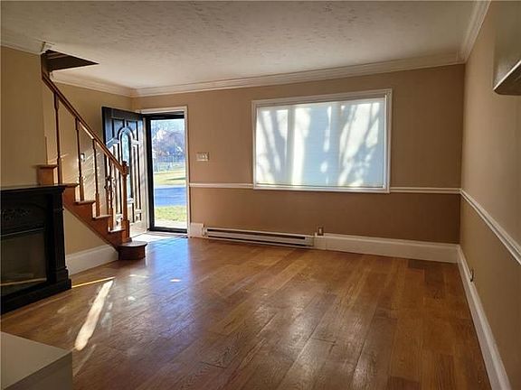 5th image of 3607 Greenway St