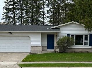 2832 42nd St, Two Rivers, WI 54241