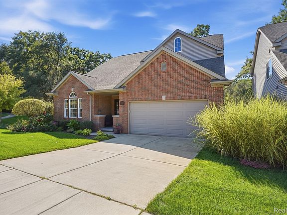 3rd image of 4622 Spring Mountain Dr