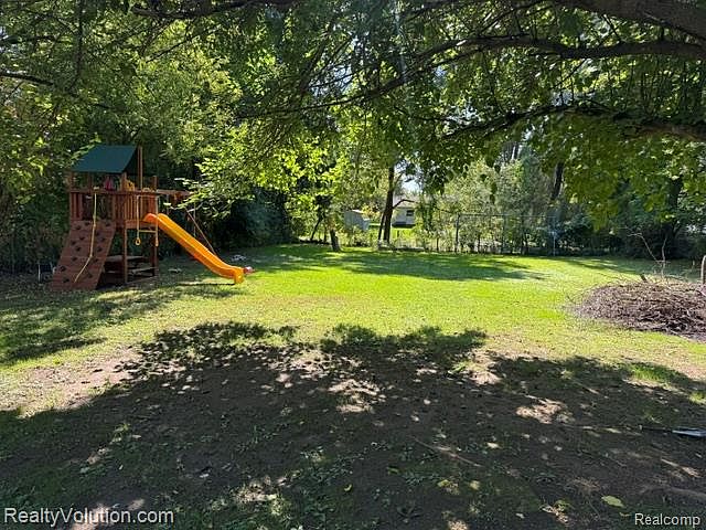 4317 Maple St, photo 24