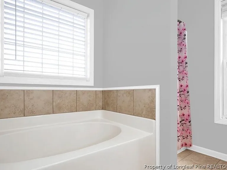 1475 Avoncroft Dr — Photo 13