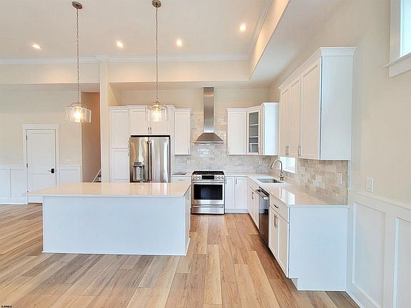 5th image of 1634 Central Ave #1