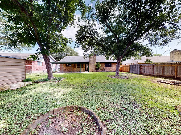 318 Renee Dr — Photo 37