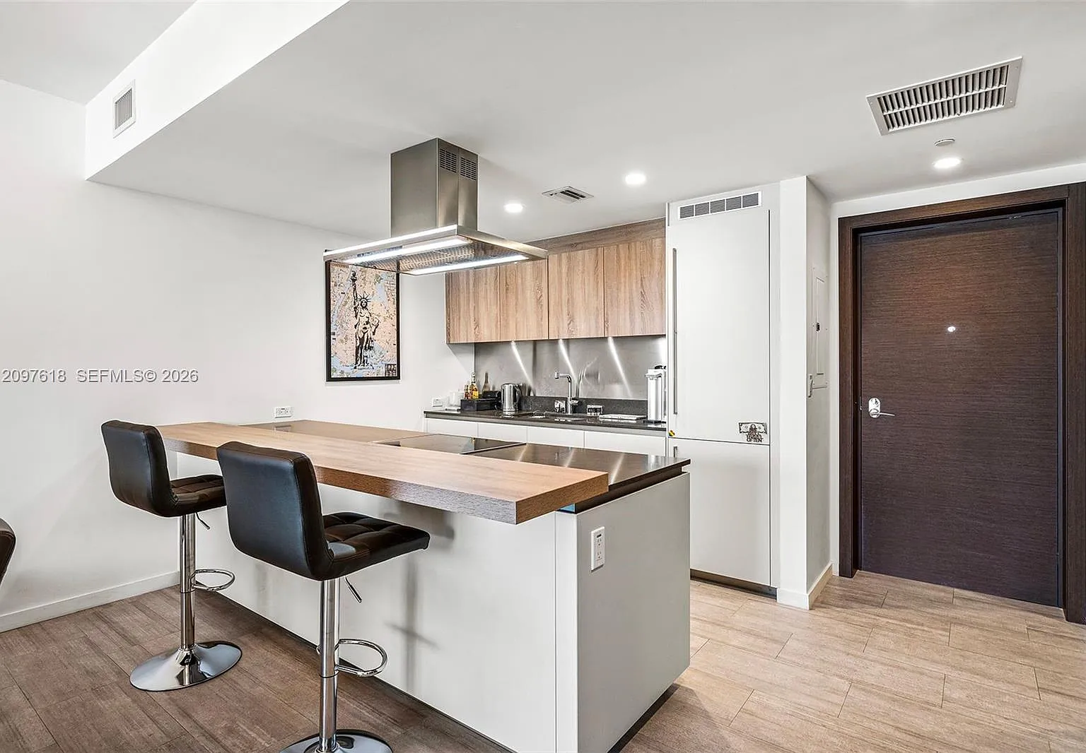 Brickell Flatiron Condo — Photo 4
