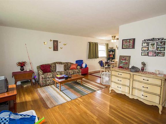 4th image of 1038 Highmont Dr