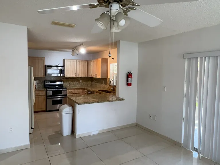 4021 SW 72nd Dr — Photo 24