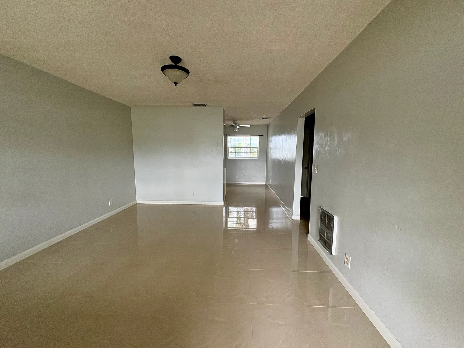 2 bed, 1400 sqft, $2,200 — Photo 3