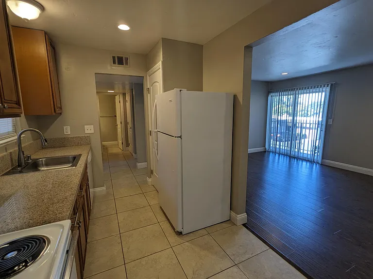 Carmichael Woods Apartments — Photo 7