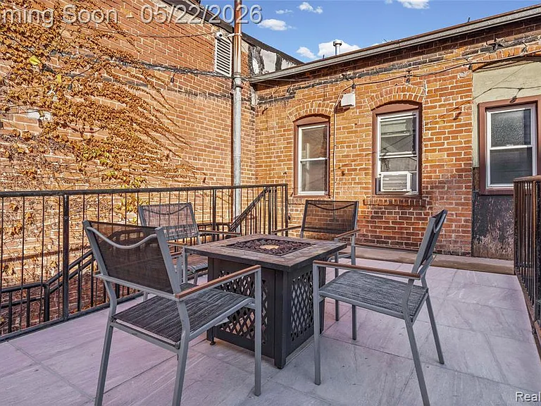 211 N Main St #2 — Photo 26