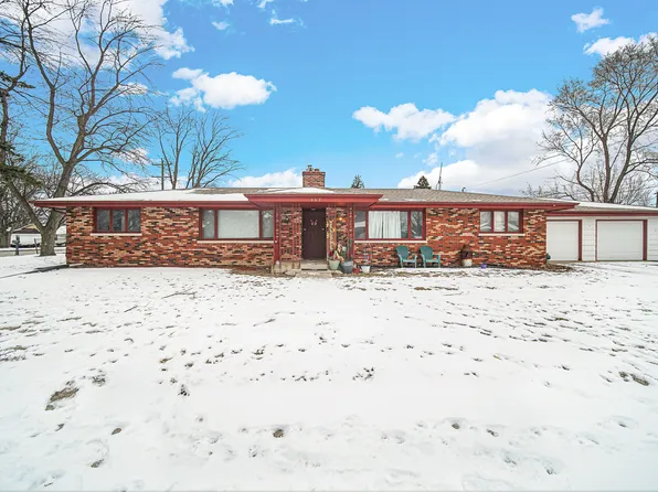 463 Orchard Ln, Beecher, IL 60401