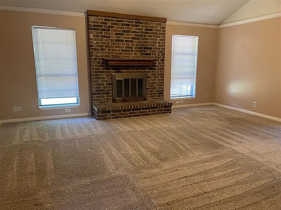 4th image of 606 Dogwood St