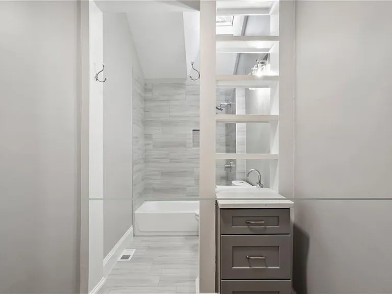 730 W Ponce De Leon Ct NE #1 — Photo 5