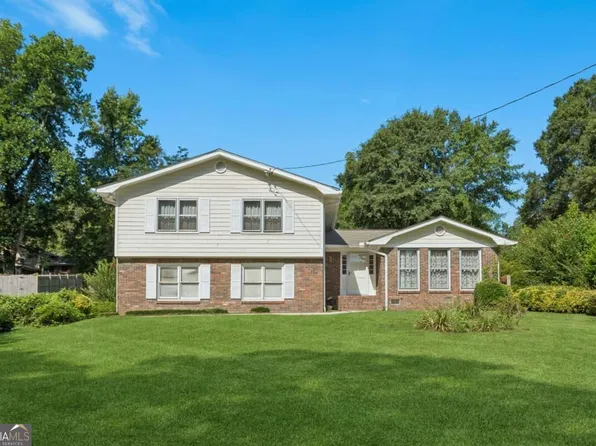 6876 Kingsboro Dr, Lithia Springs, GA 30122