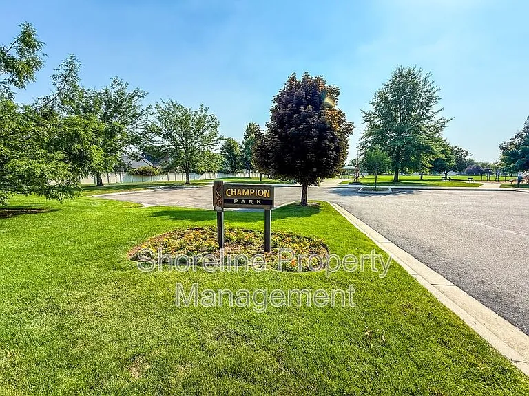 2328 E Satterfield St — Photo 36