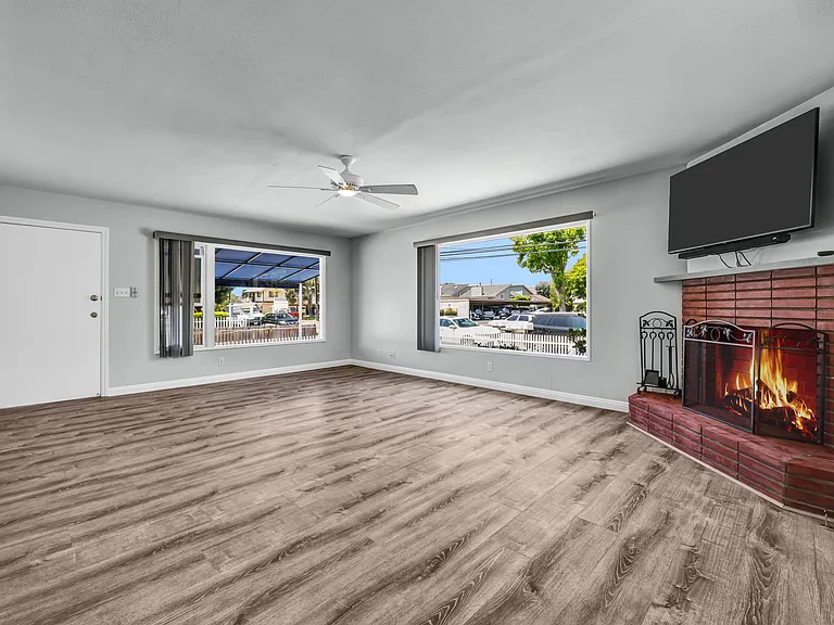 221 Avocado St #A — Photo 7
