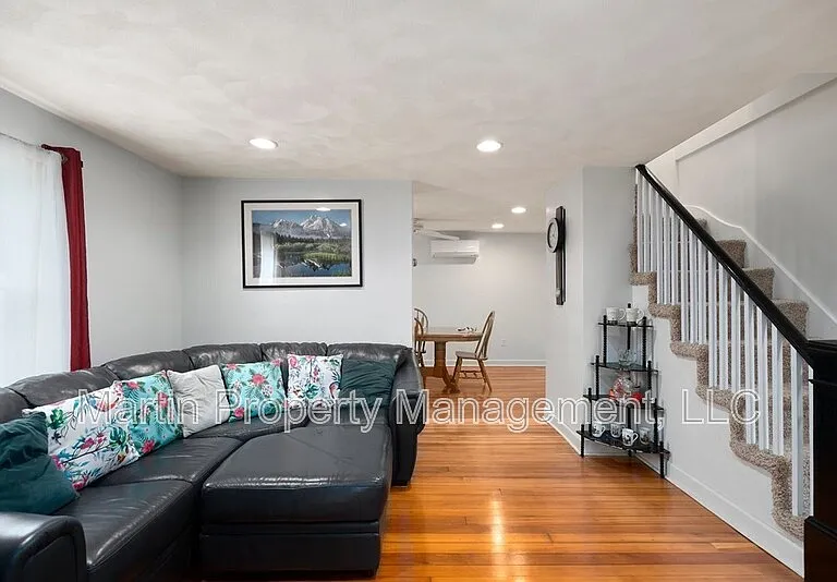 102 Orange St — Photo 1