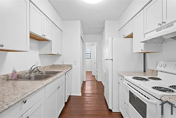 476 Lombard St #2D — Photo 3