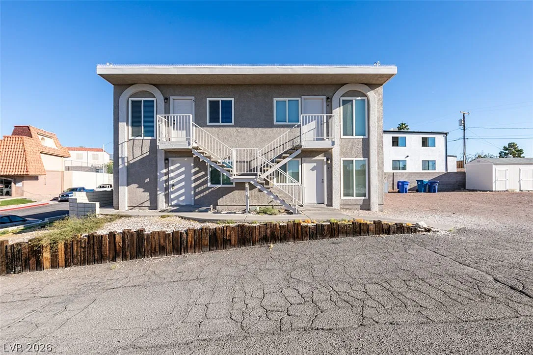 2 bed, 1.0 bath, 2960 sqft, $1,100 — Photo 1