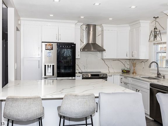 4th image of 654 Succasunna Rd