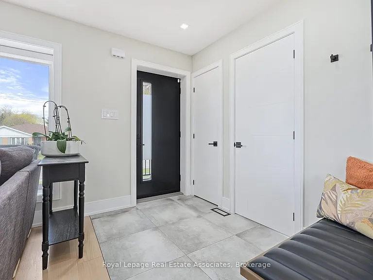 37 Windsor Rd — Photo 3