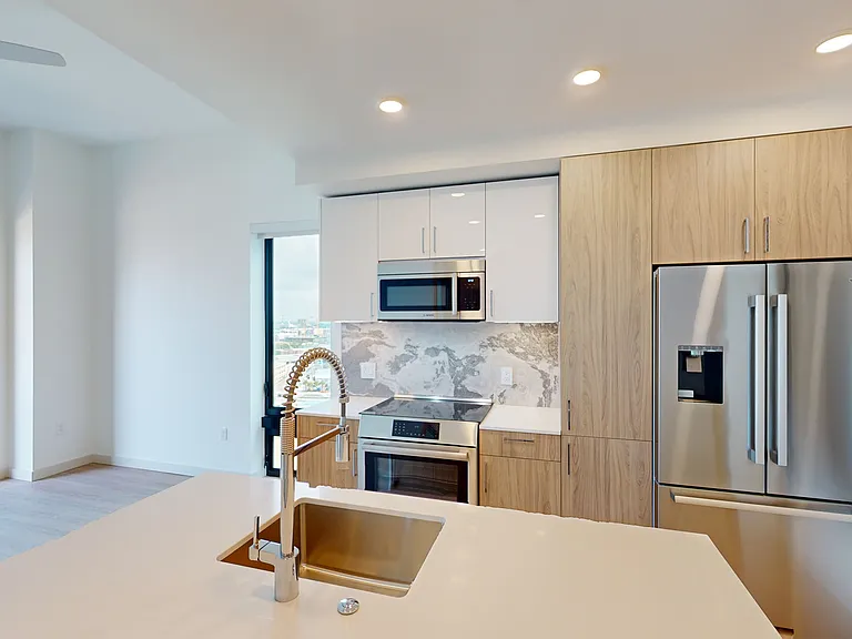 101 N Meridian — Photo 124
