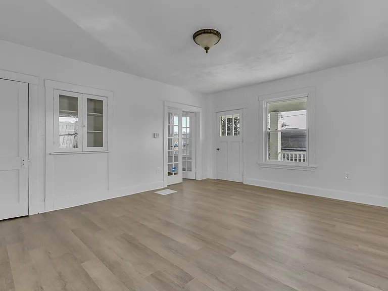81 Beaver St — Photo 4