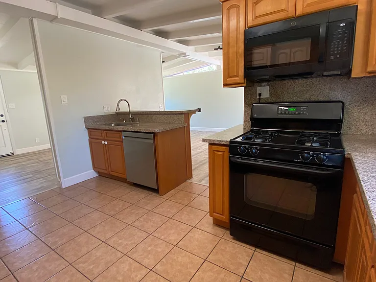 3380 Granada Ave — Photo 9