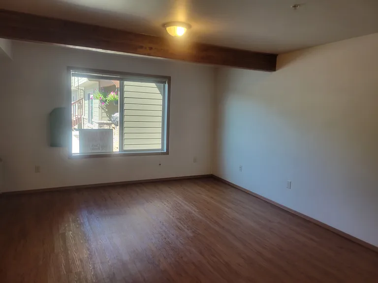 1410 Worden Ave #106 — Photo 6
