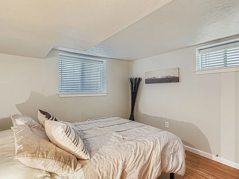 1545 S Steele St — Photo 21