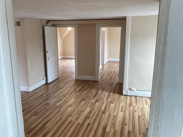 606 SW 6th St #3 — Photo 6