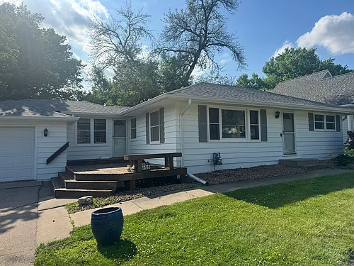 424 Tyler Ave S Photo 1