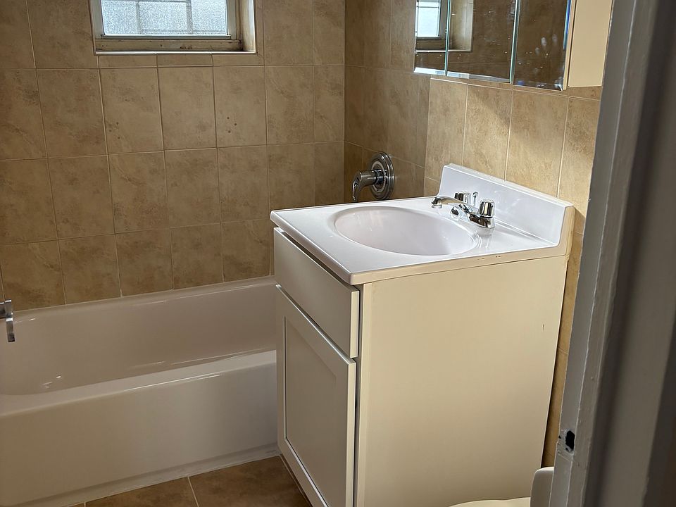 1st image of 2049 20th Ln APT 6D