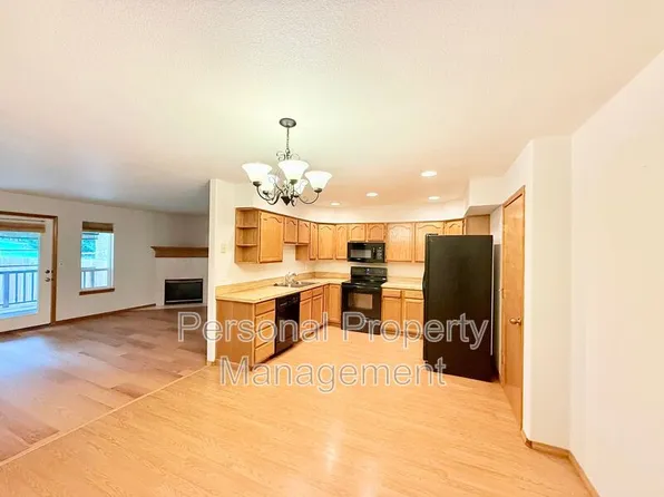 15315 NE 181st St #B, Brush Prairie, WA 98606