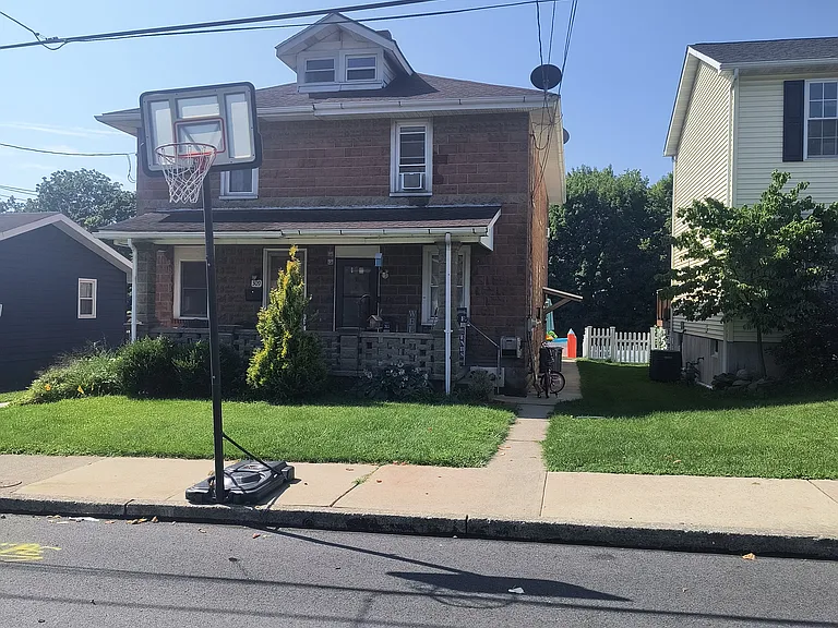 311 Lincoln Ave #1 — Photo 1