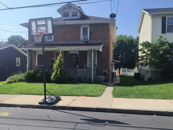 311 Lincoln Ave #1, Nazareth, PA 18064