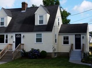 10 Belcourt Ave, Bristol, RI 02809