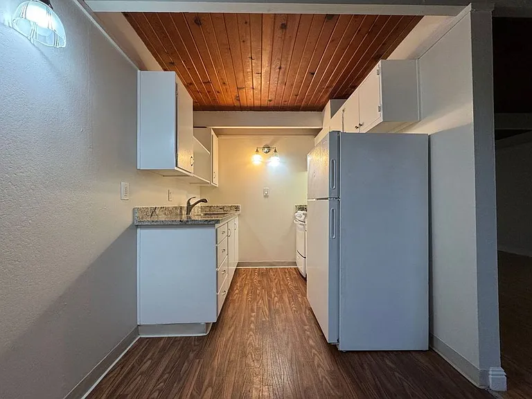 52 East 41st Place — Photo 27