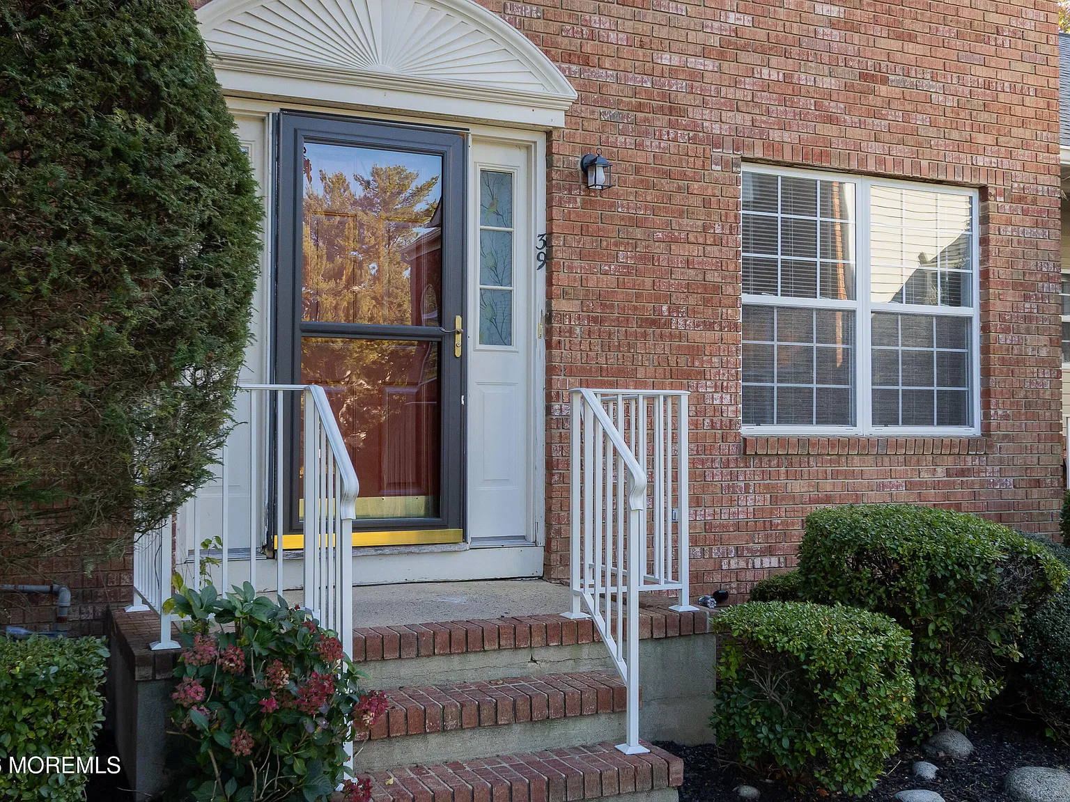 2 bed, 2.5 bath, 1360 sqft, $3,400 — Photo 3