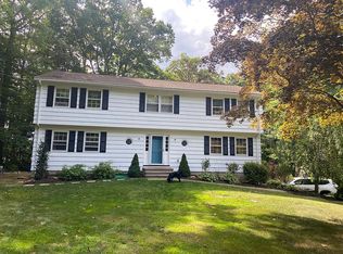 40 Midland Rd, Trumbull, CT 06611
