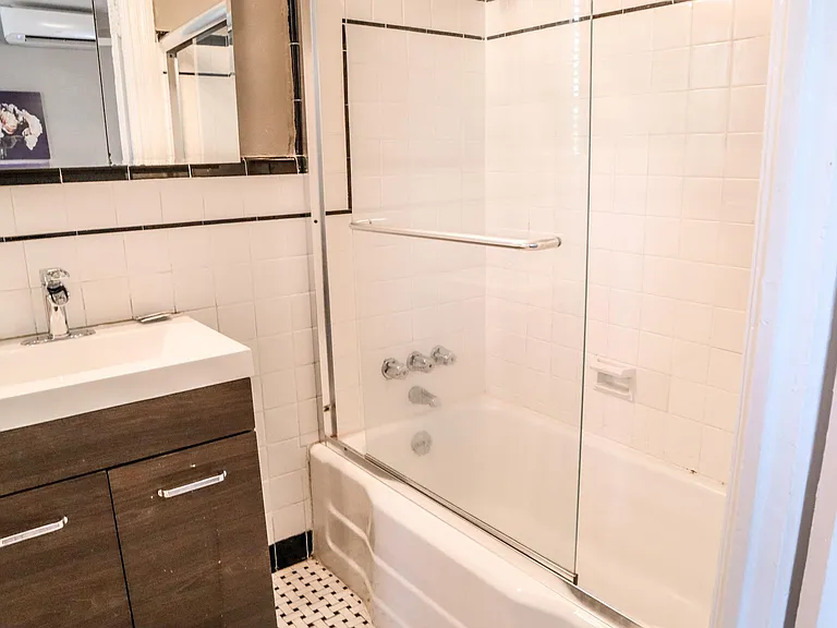 302 S 12th St #201B — Photo 2