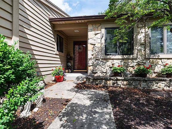 4th image of 250 Sandbrook Dr