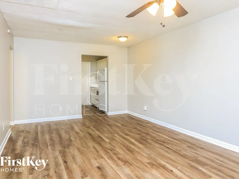 1910 Brownsville Rd #2 — Photo 6