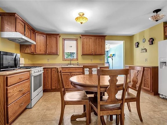 5th image of 164 Covington Dr