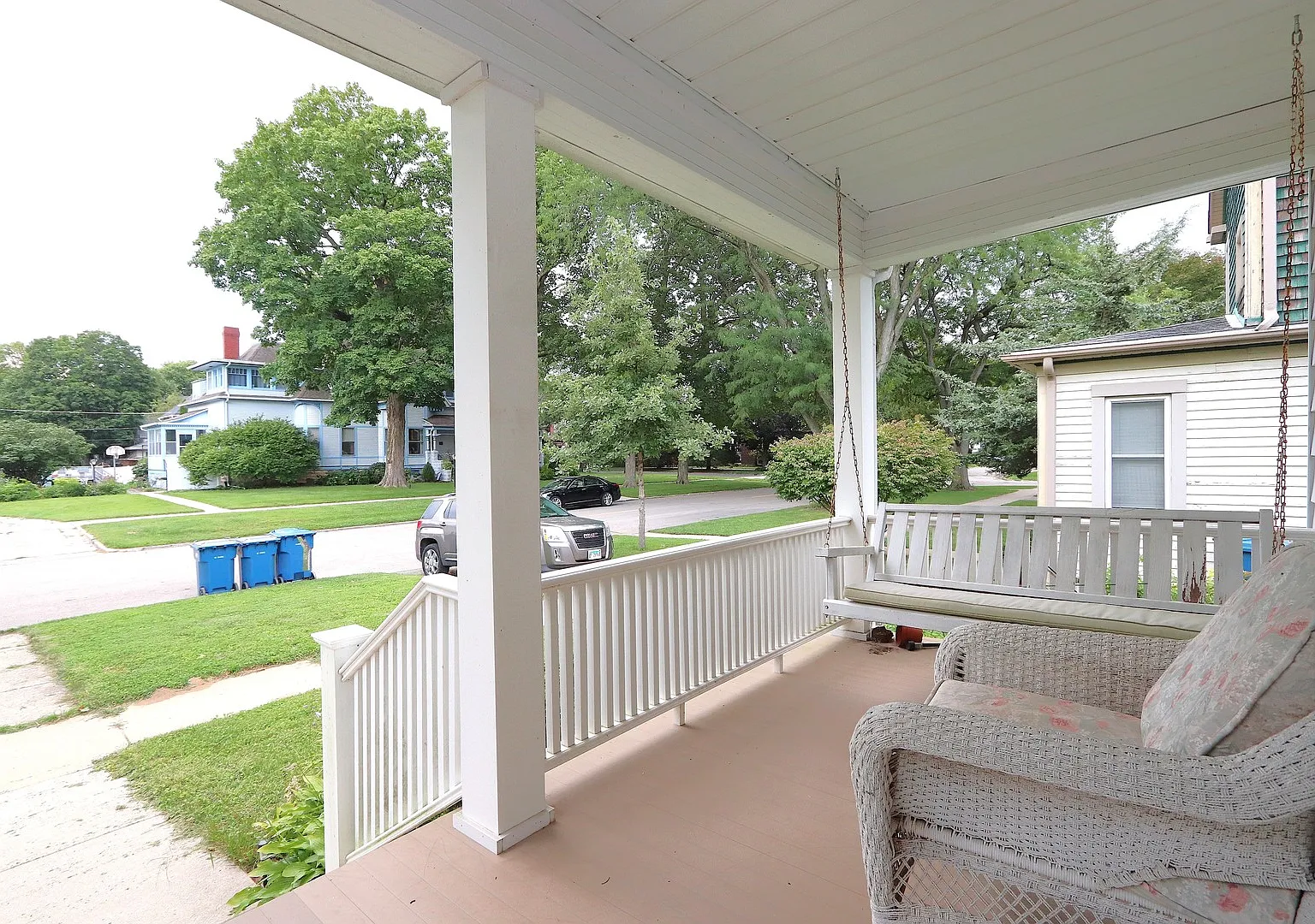 2 bed, 1300 sqft, $1,525 — Photo 2