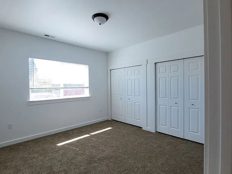 683 Bryden Ave — Photo 16