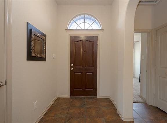 3rd image of 3221 Buckthorn Ln